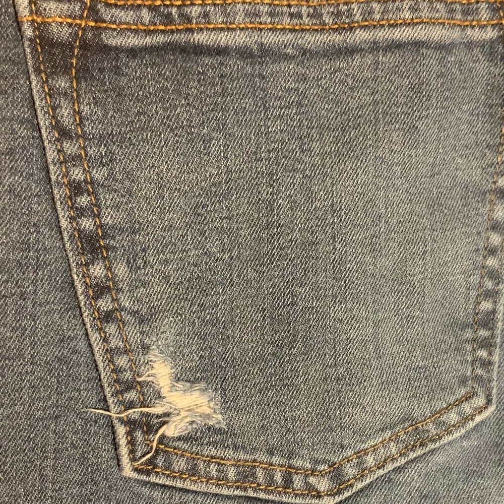 Old Navy Men’s Denim Slim Built-In Flex Ripped Jeans - Size: 34x34 - Picture 5 of 9